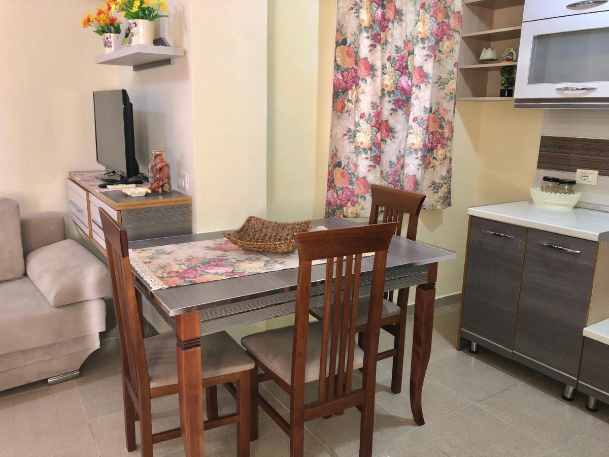 Melina Apartments Sarandë Eksteriør bilde